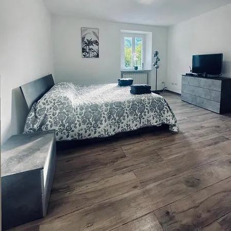 Apartment Stain Bridge *